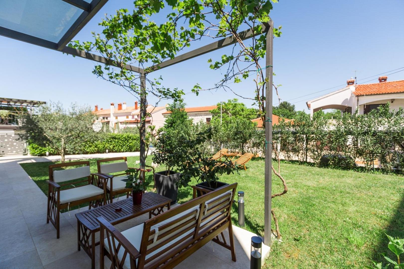 Ferienwohnung Riva Garden Exclusive Funtana Exterior foto